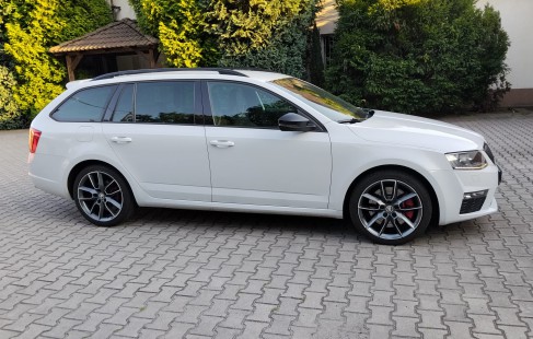 Škoda Octavia RS 02