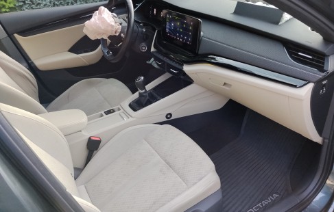 Škoda Octavia interier 06